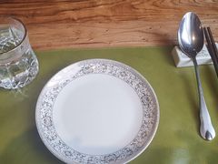 餐具摆设-聪英餐厅