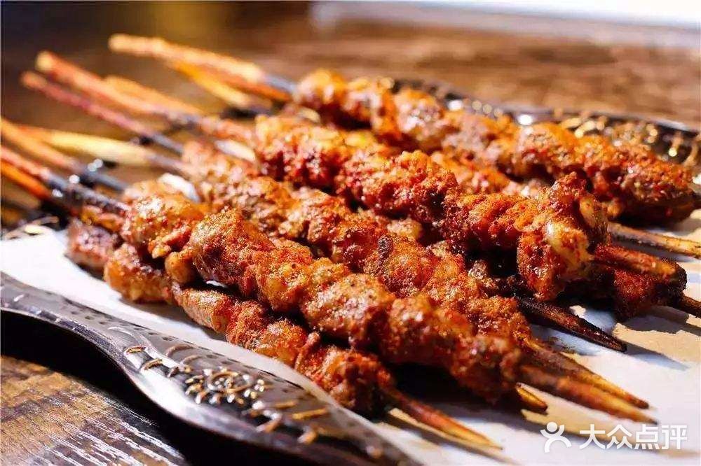 海陆空烧烤·新疆菜新疆碎肉手抓饭图片