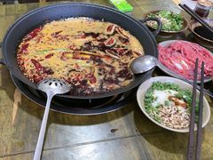 纯牛油锅底-黄潇洒老火锅(九眼桥宏济巷店)