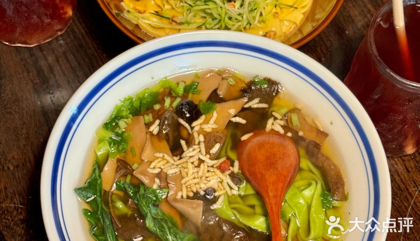 灵隐寺旁边这家素食馆好吃又好拍！！