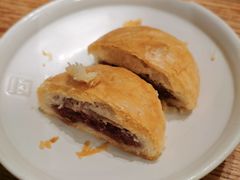 现烤玫瑰鲜花饼-云海肴·汽锅鸡·云南菜(广安门天虹店)
