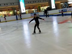 -冰堡国际溜冰场(观澜湖新城MHMALL店)