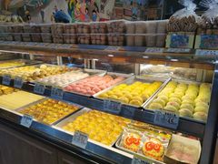 面包甜点陈列柜-赞记龙凤礼饼(广州市二宫向群宾馆店)