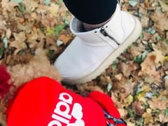 -UGG(燕莎奥特莱斯购物中心店)