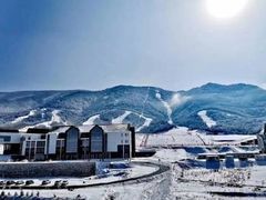 -鳌山滑雪度假区