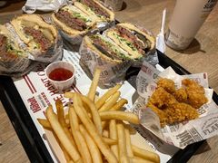-The Habit Burger Grill 哈比特汉堡(复兴soho店)