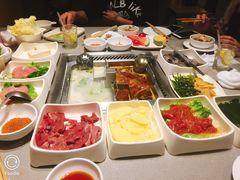 -海底捞火锅鲜切牛肉主题店(长寿路店)
