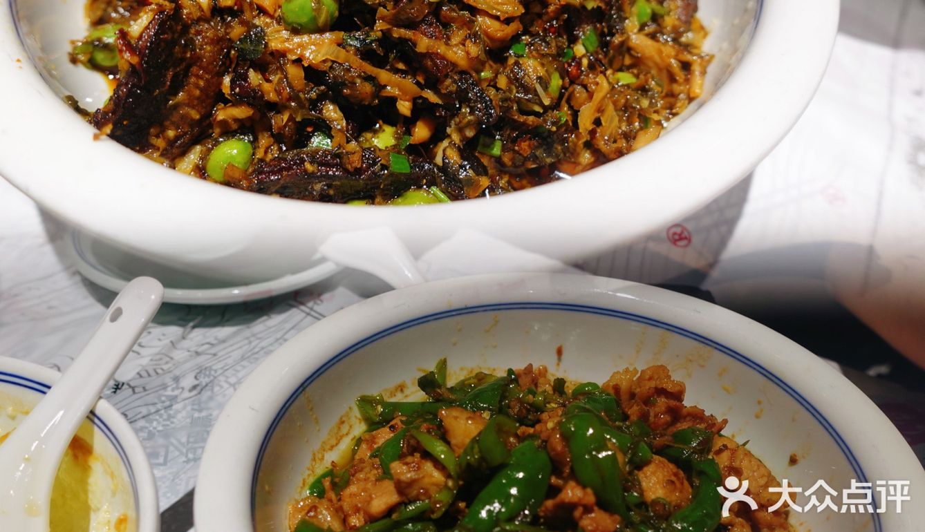 打卡长沙爆辣湘菜馆——壹盏灯