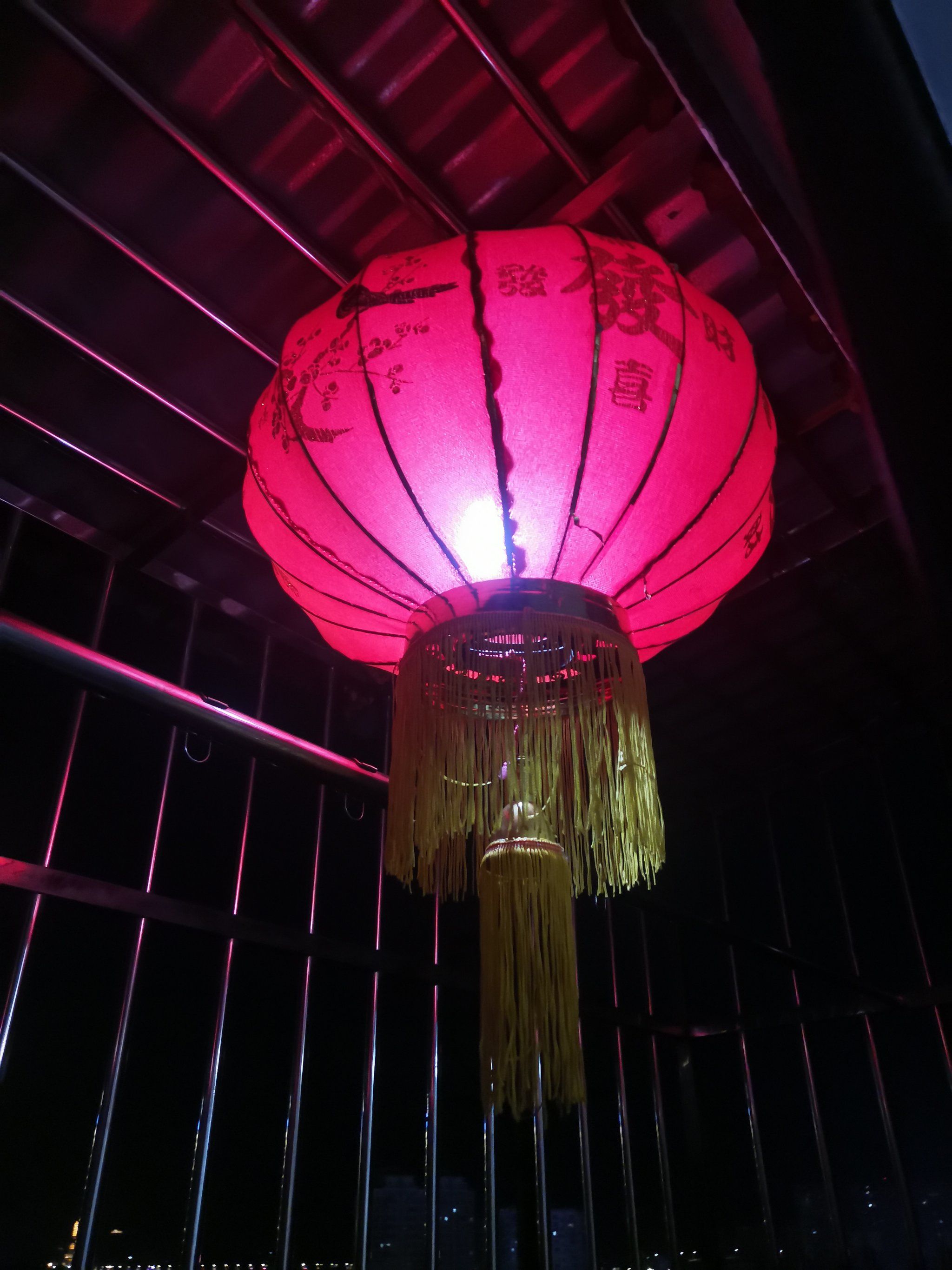 天天领红包温暖高高的灯笼挂起父辈传