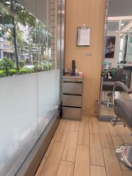 -首脑美发沙龙