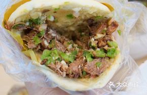 Oil Swirl with Pork Head Meat