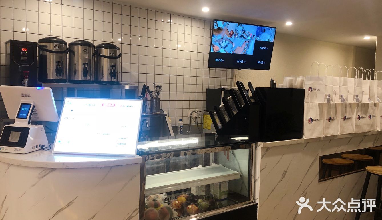 名字叫甜如饴（蜀都万达店）在郫县万达广场旁边的小街道
