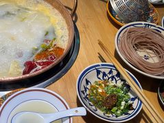 -洱火云南酸菜牛肉火锅(石景山当代商城店)