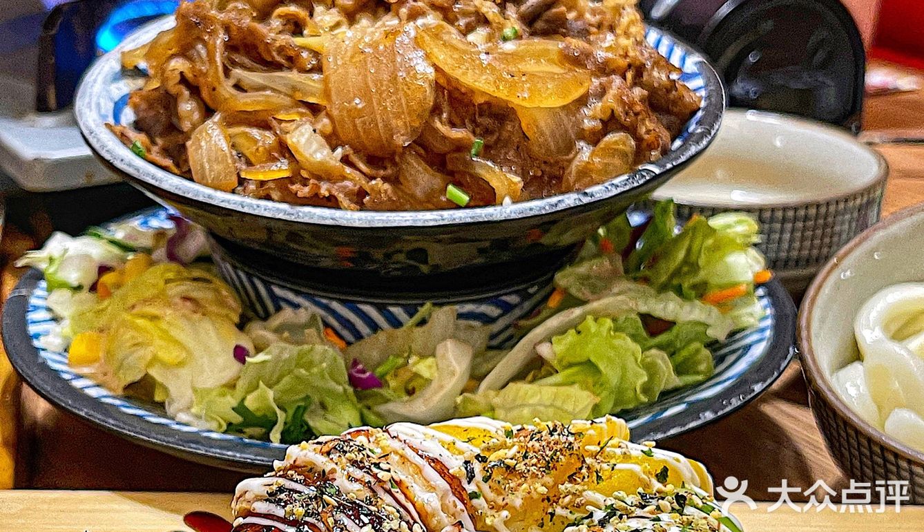 武汉首家三文鱼寿司甜甜圈 日料 🍣