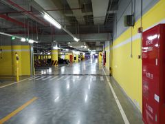 -白玉兰广场停车场