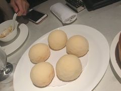 脆皮流沙包-皇朝会.经典传统粤菜(外滩店)