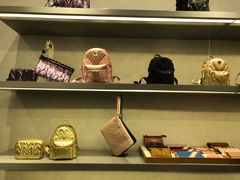 -MCM(比斯特上海购物村店)