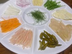-龙悦湾酒家·八阵鱼生·渔人码头店