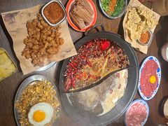 -萍姐火锅·公路夜市(武汉首店)