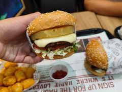 -The Habit Burger Grill 哈比特汉堡(世博店)