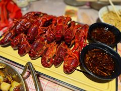 -肥肥虾庄·金牌油焖大虾(汉街SKP店)