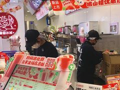 大堂-蜜雪冰城(东靖路地铁站店)