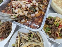-丹水桥地锅鱼·翘嘴鲌·地方特色全鱼宴(丹江口大坝店)