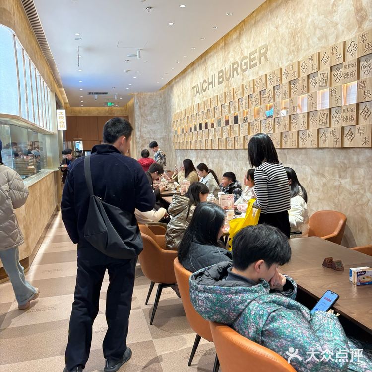 卧卧卧！长沙的，真的中国特色！