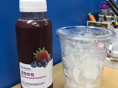 蓝莓草莓果汁-瑞幸咖啡(北工大理科楼店)