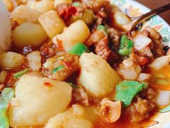 土豆牛肉米饭-歹歹的加个面过油肉拌面