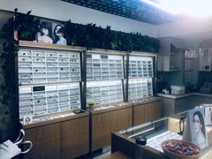 -视野联行眼镜·蔡司·控优点授权(长白万象汇店)