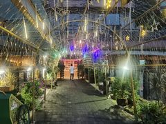 -冰冰龙虾·江湖菜·花园江景餐厅
