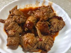 -爆炸头阿姨小四川正宗川味小吃(无任何分店)