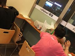 -全家便利店(宜山路站店)