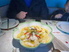 花开酸汤鱼虾跳-蜜桃花开·中西融合菜E&W(南长街店)