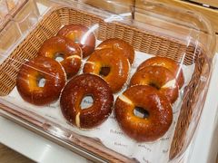 海盐芝麻碱水贝果-BHG Bakery(北京SKP店)