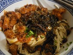 辣肉面-沪西老弄堂面馆(定西路店)