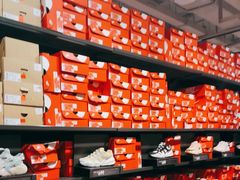 -NIKE上海青浦换季优惠店