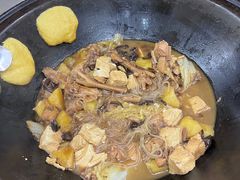 -粘豆包柴火铁锅炖