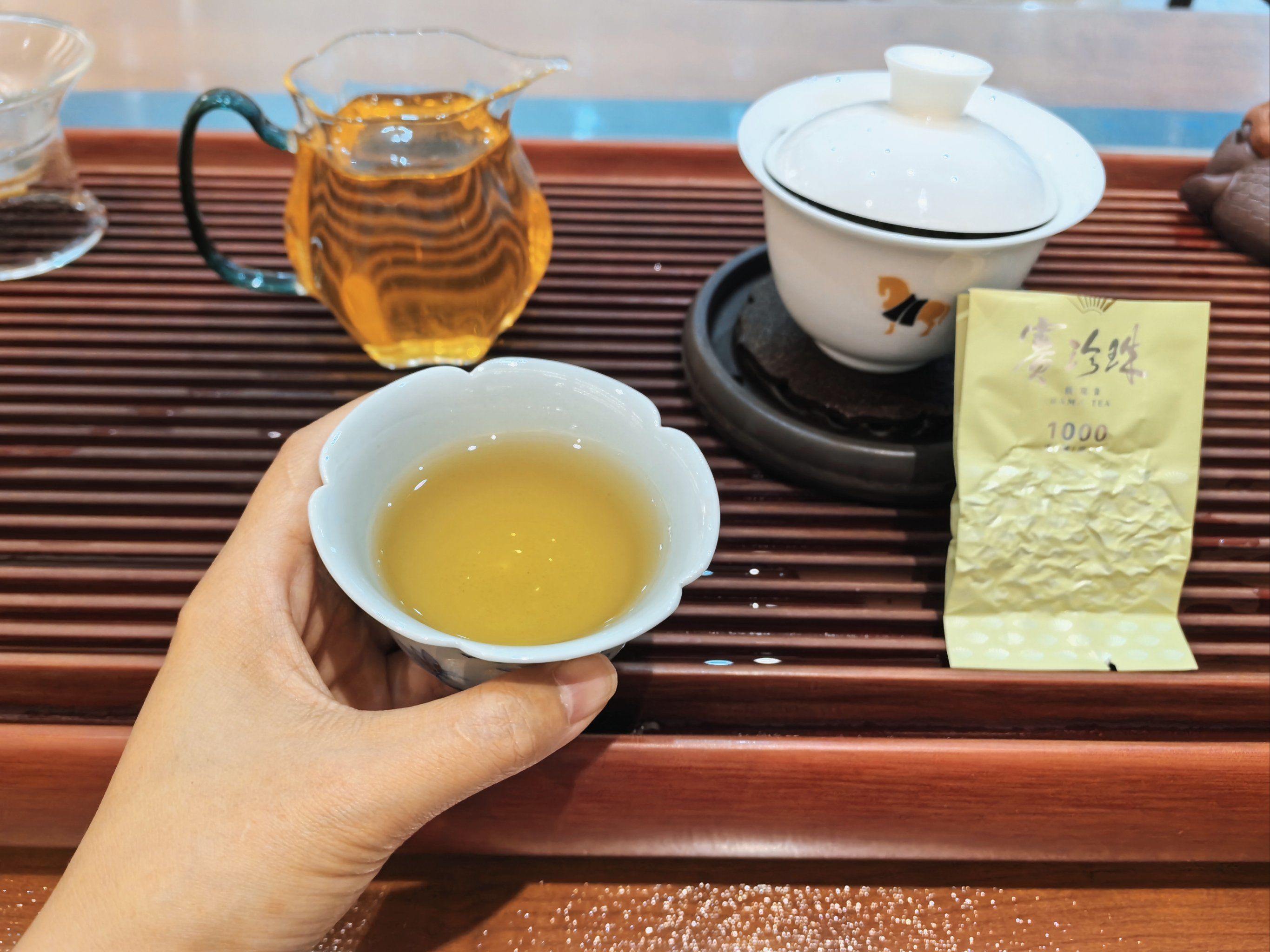 水浸乌龙,叶舞清香,一杯茶,品味岁月的韵味
