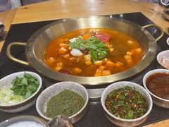 -顶顶汤火牛排火锅·经典铜锅涮肉