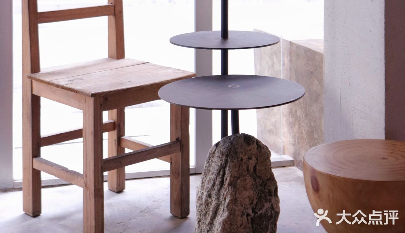 路过叹咖啡叹杯咖啡