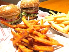 -The Habit Burger Grill 哈比特汉堡(复兴soho店)