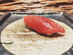 金枪鱼中腹手握-鮨鳳