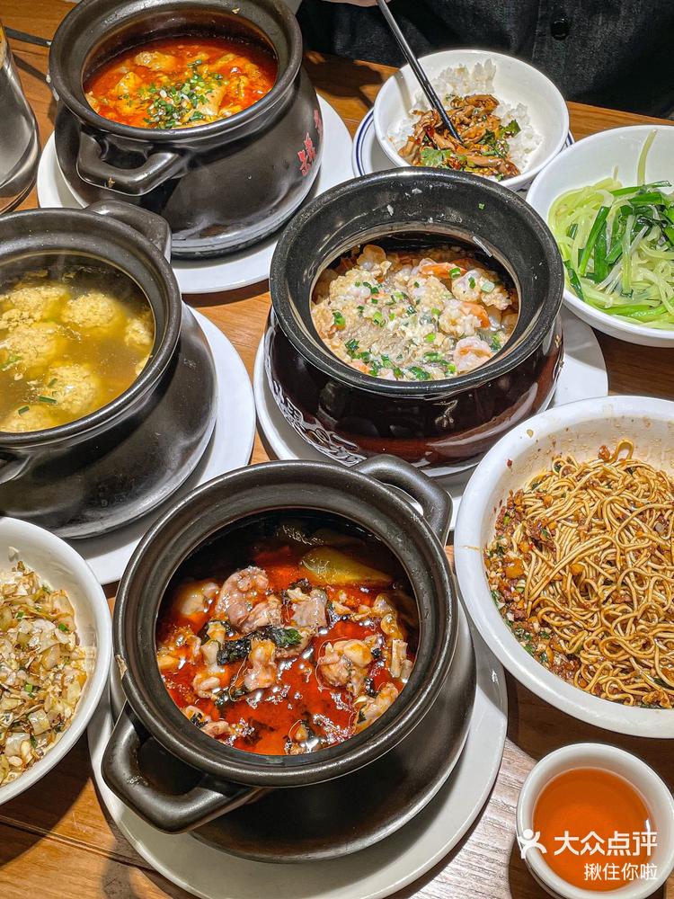 来五一广场一定要吃的长沙限定罐罐菜