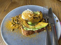 牛油果吐司-BOR Eatery(安福路店)