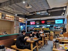 大堂-木屋烧烤(岗顶二店)