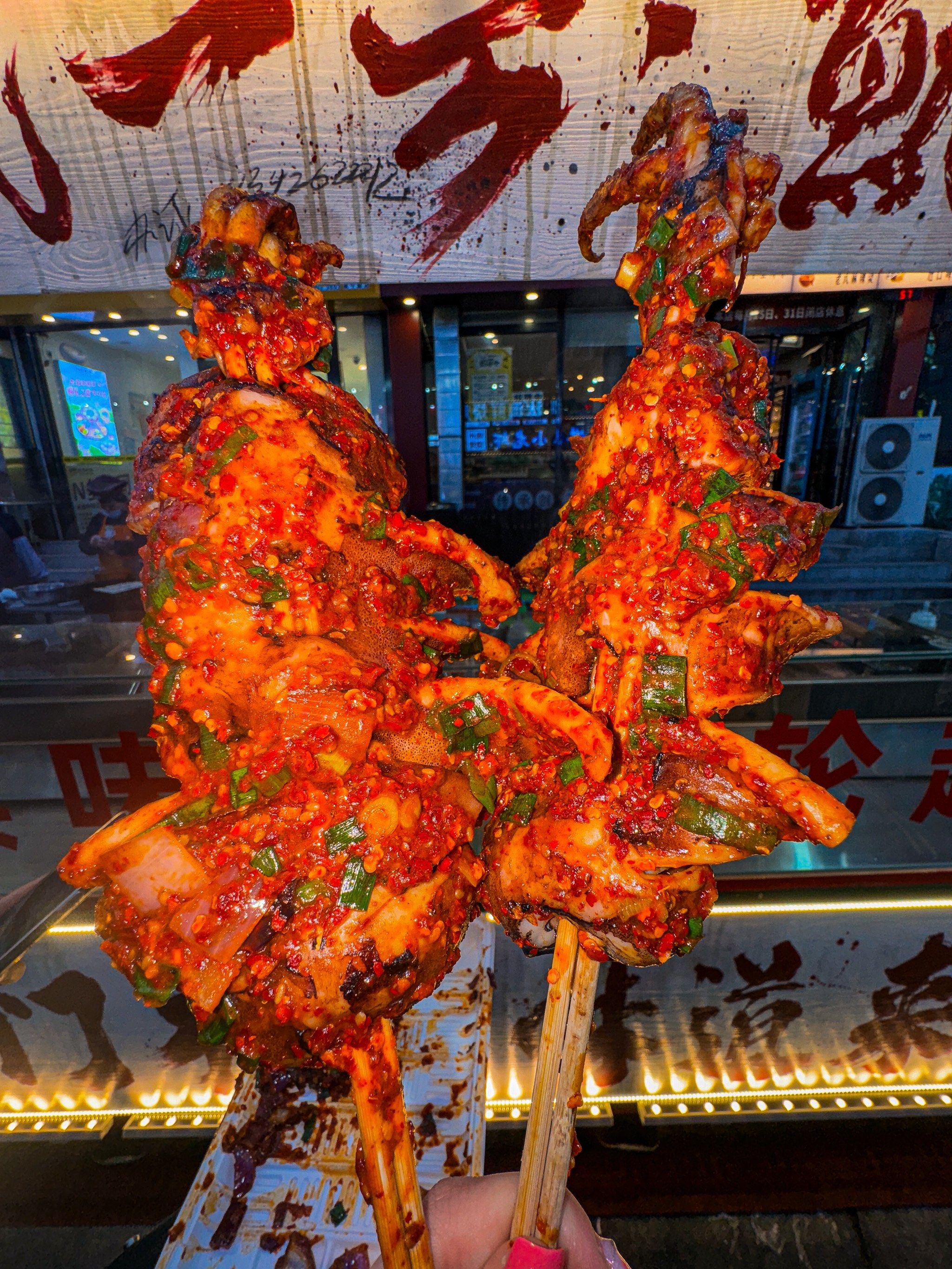 凌河夜市开业第一天!直奔这家火爆大鱿鱼