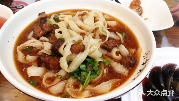 晋宝章大同刀削面(左家庄店)小炖肉面图片