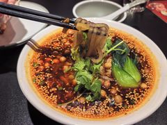 酸辣粉-麻六记(新天地店)